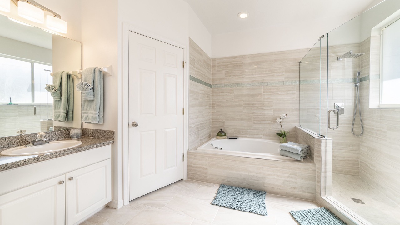 Photo of Bathroom in Sunset Lakes