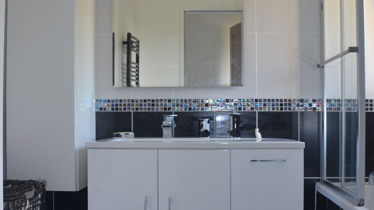 Photo of Bathroom in Esbly