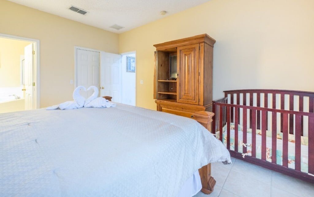 Photo of Bedroom in Seasons