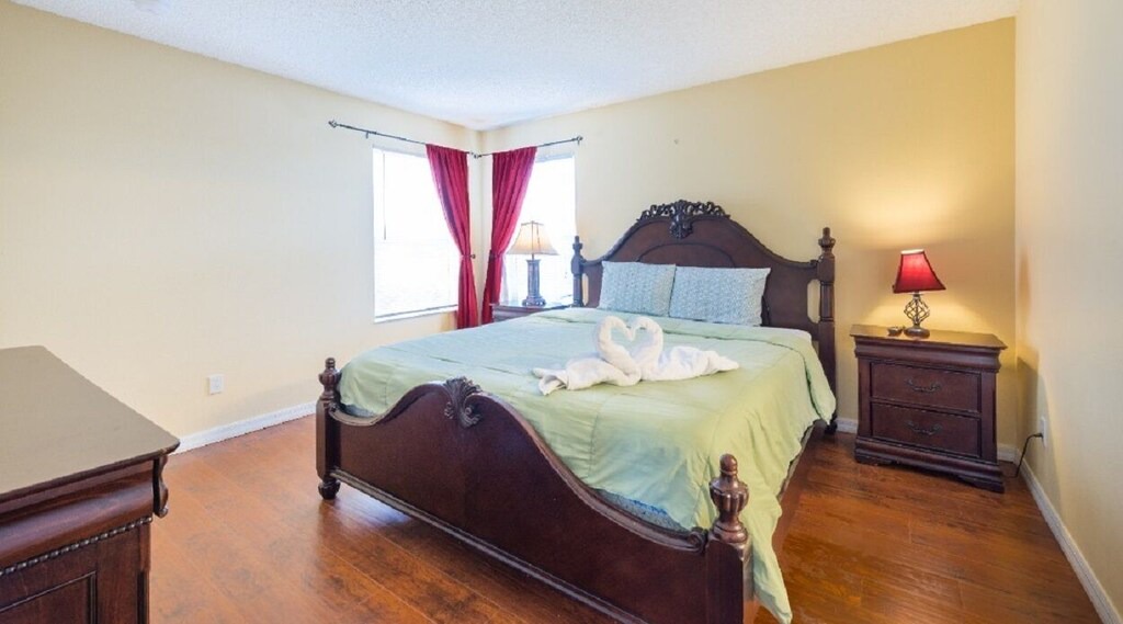 Photo of Bedroom in Seasons