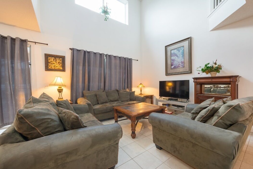 Photo of Livingroom in Seasons