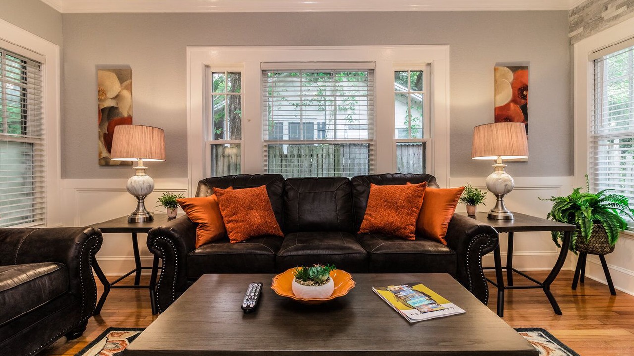 Photo of Livingroom in East Lake Morton