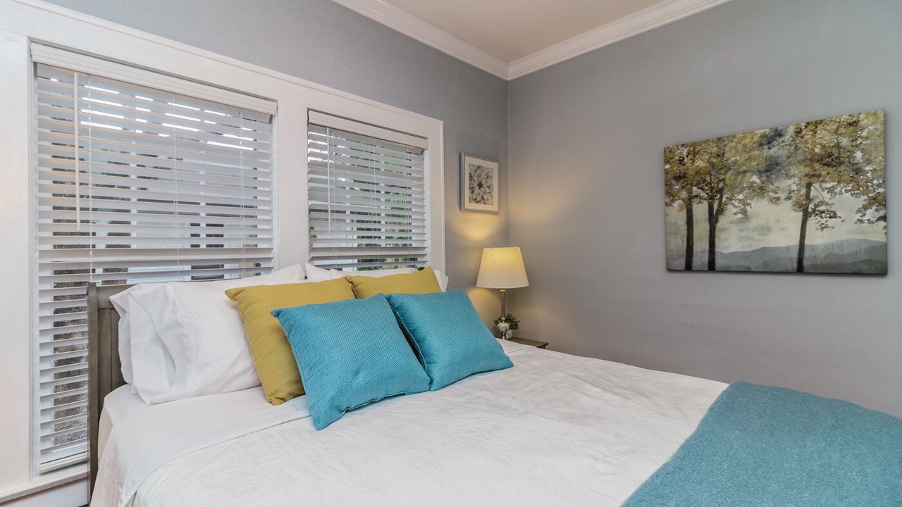 Photo of Bedroom in East Lake Morton