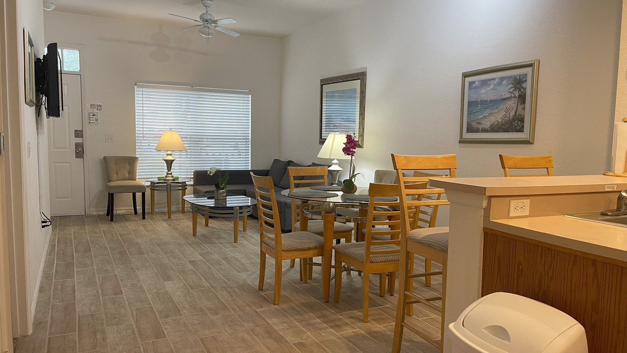 Photo of Livingroom in Venetian Bay Villages