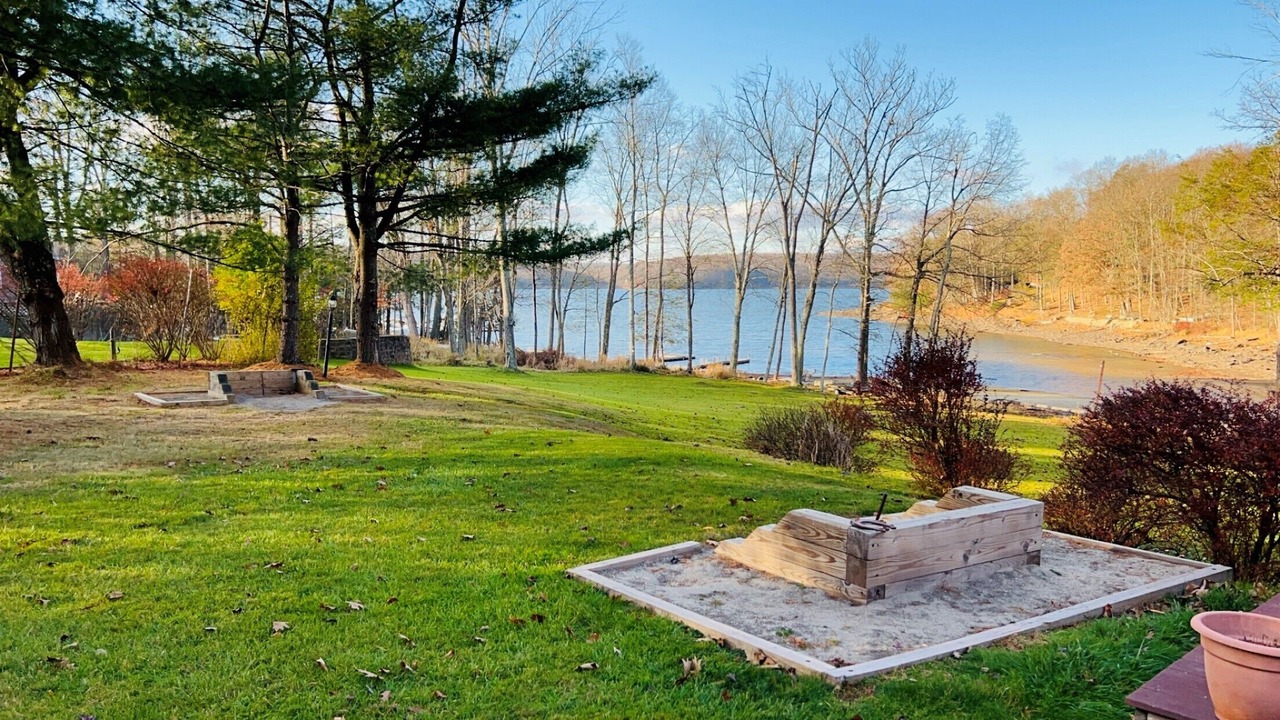 Photo of Outdoor in Greentown