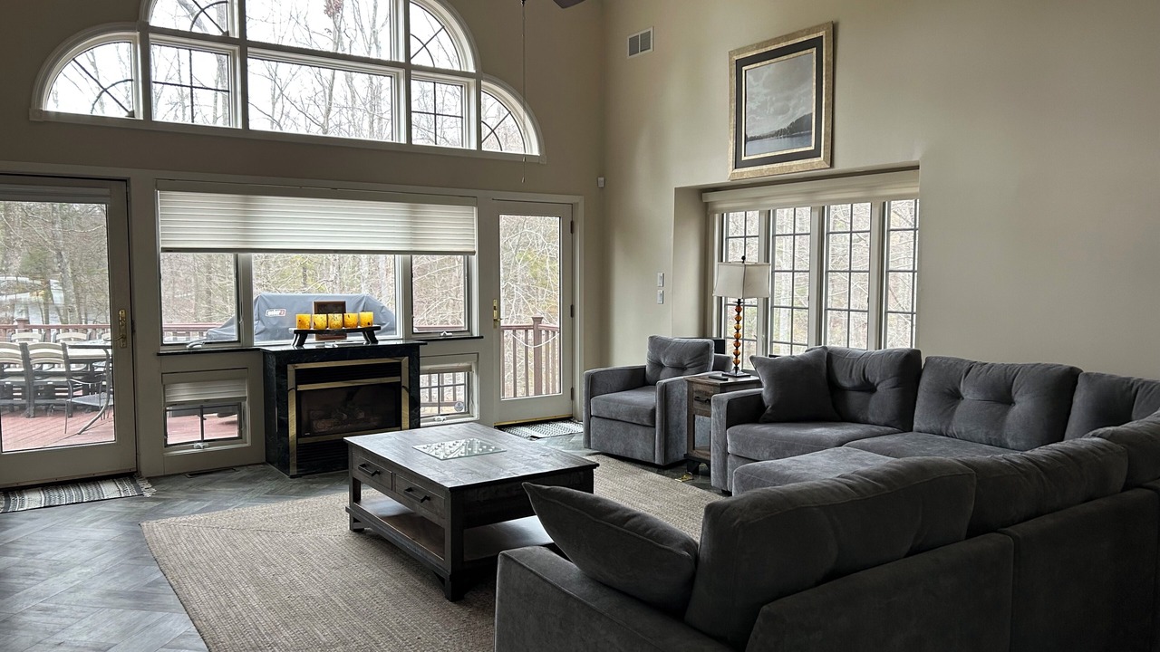Photo of Livingroom in Greentown