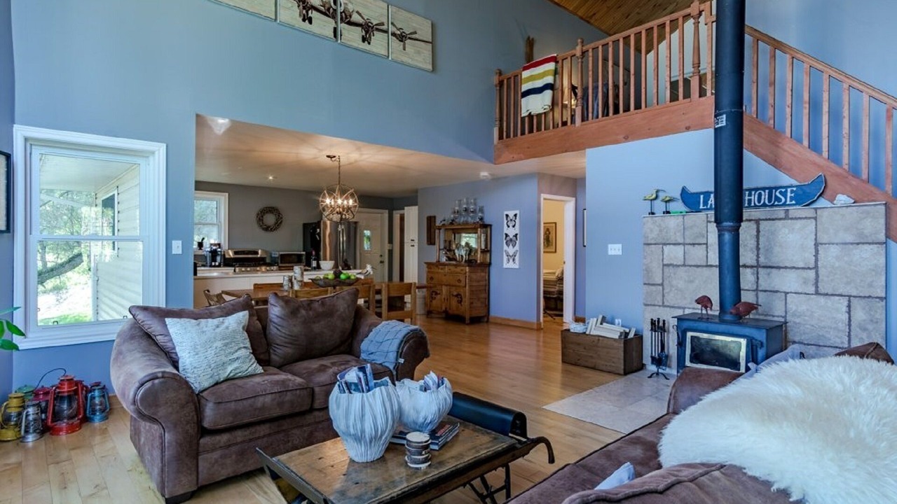 Photo of Livingroom in Frontenac