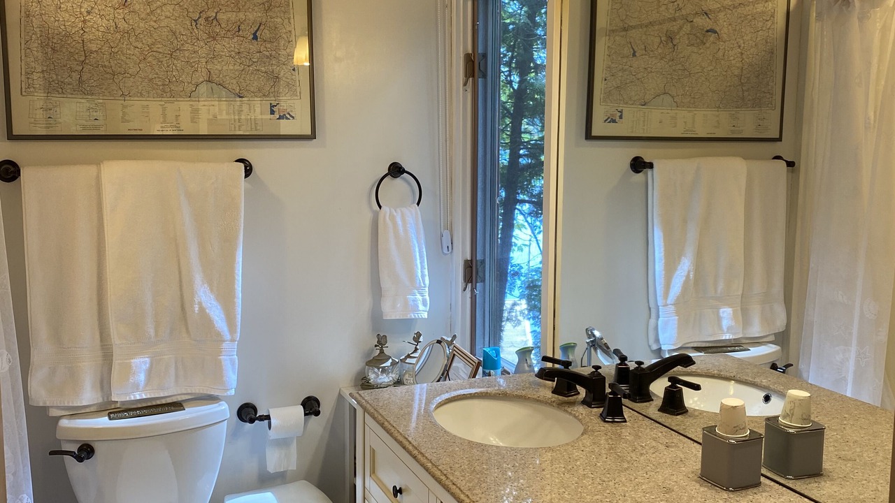 Photo of Bathroom in Gravenhurst