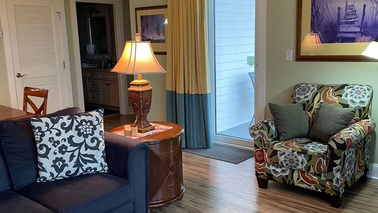 Photo of Livingroom in Baytowne Wharf