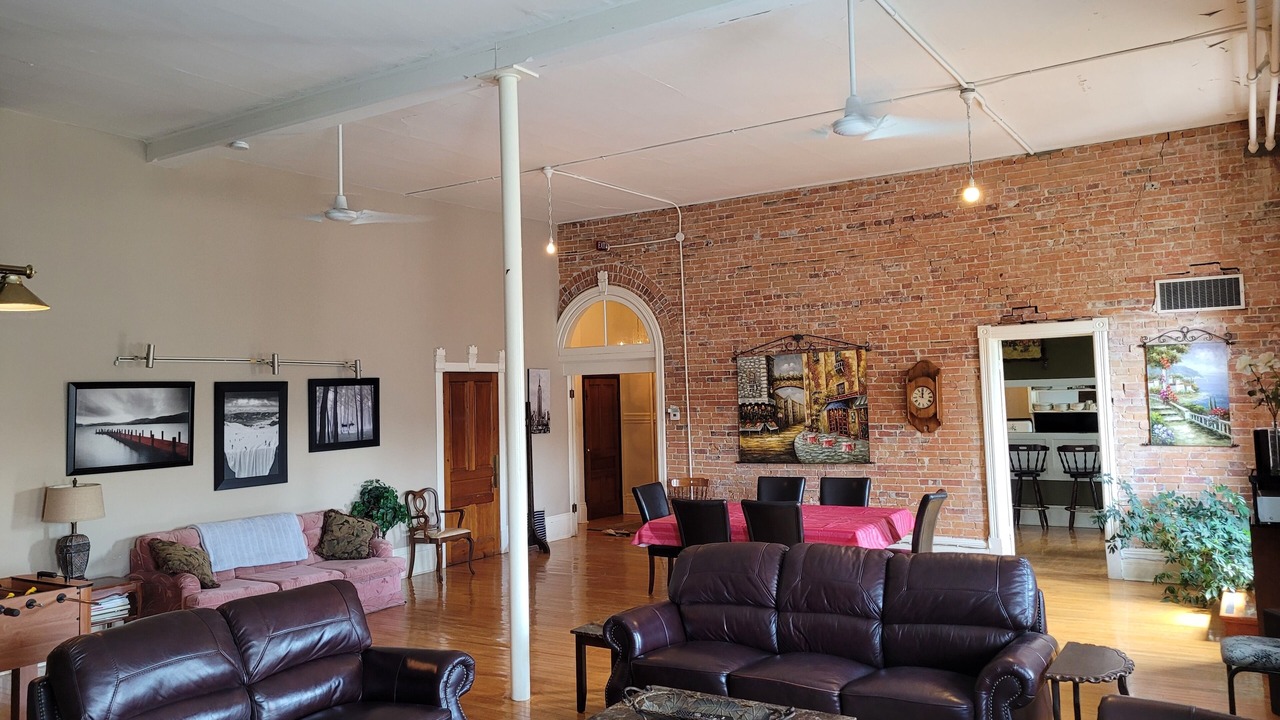 Photo of Livingroom in Gananoque