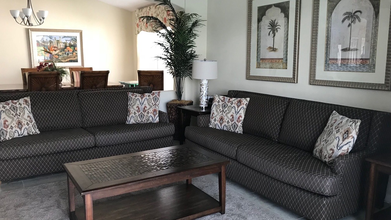 Photo of Livingroom in Eagle Pointe South