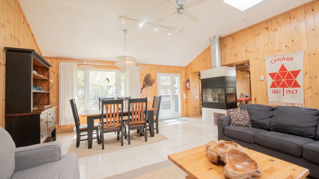 Photo of Livingroom in Kincardine