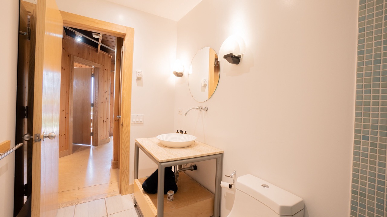 Photo of Bathroom in Kincardine