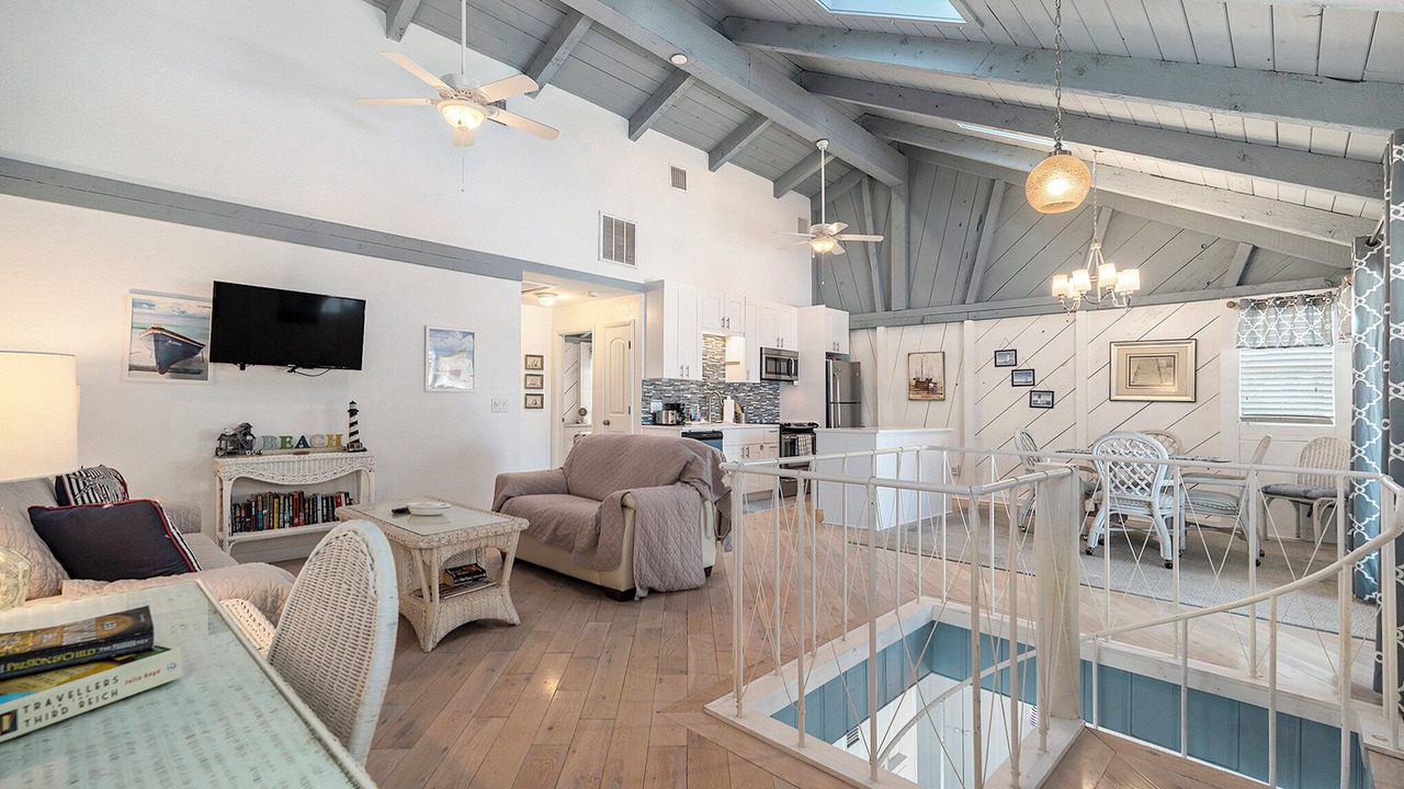 Photo of Livingroom in Sunset Beach