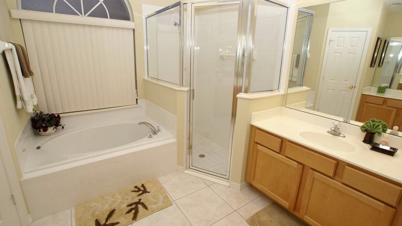 Photo of Bathroom in Orange Tree