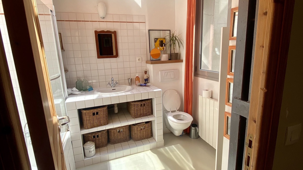 Photo of Bathroom in Hopital Saint-Louis