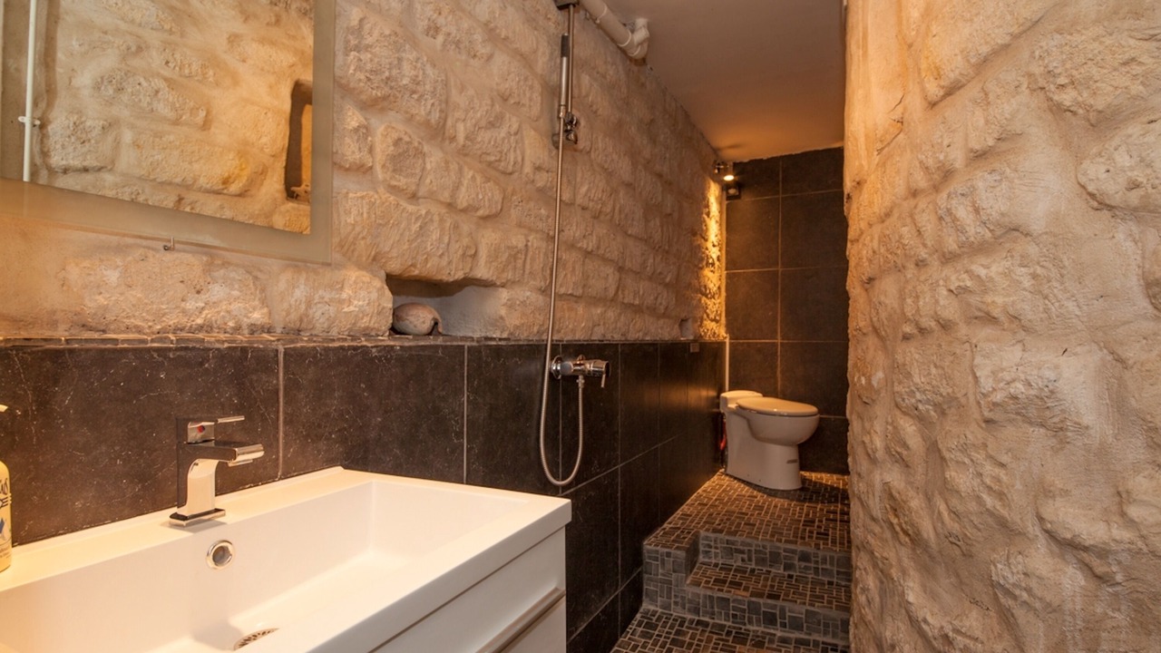 Photo of Bathroom in Quartier du Faubourg-Montmartre