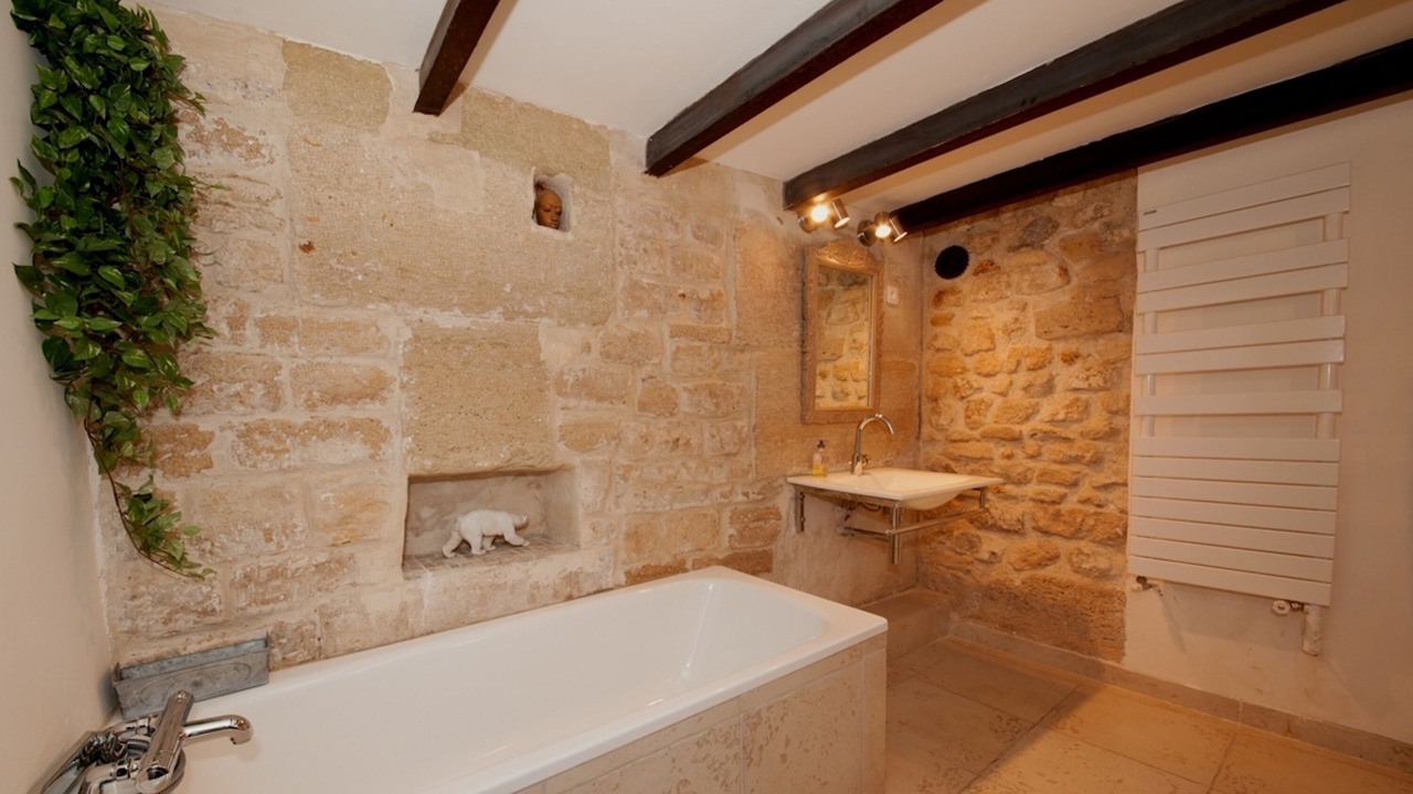 Photo of Bathroom in Quartier du Faubourg-Montmartre