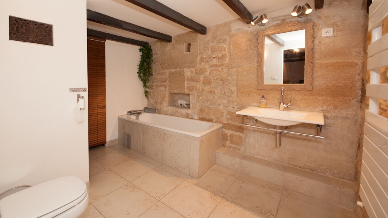 Photo of Bathroom in Quartier du Faubourg-Montmartre