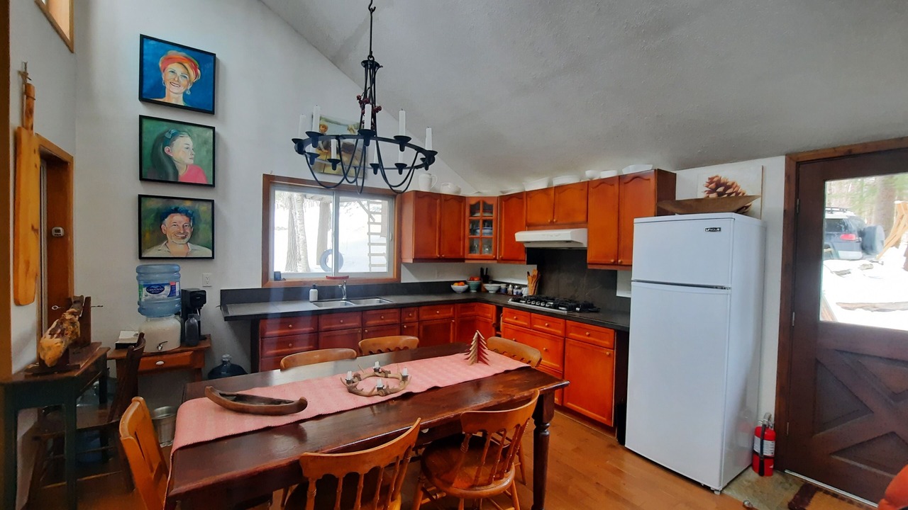 Photo of Kitchen in Muskoka Lakes