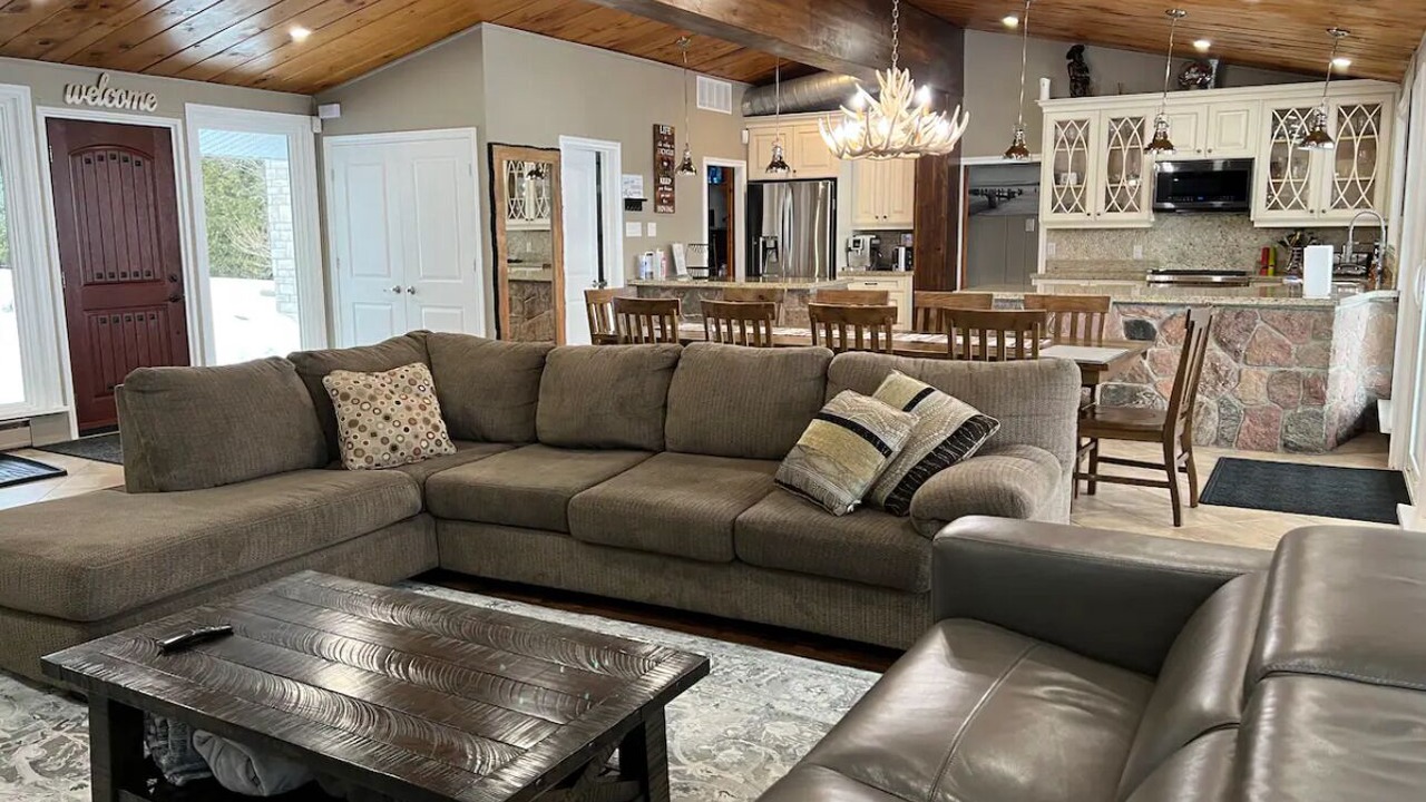 Photo of Livingroom in Oro Station