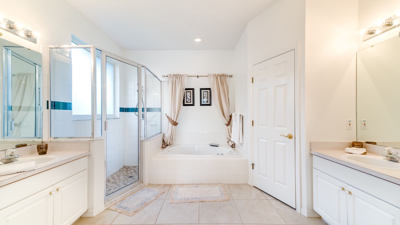 Photo of Bathroom in Sunset Lakes