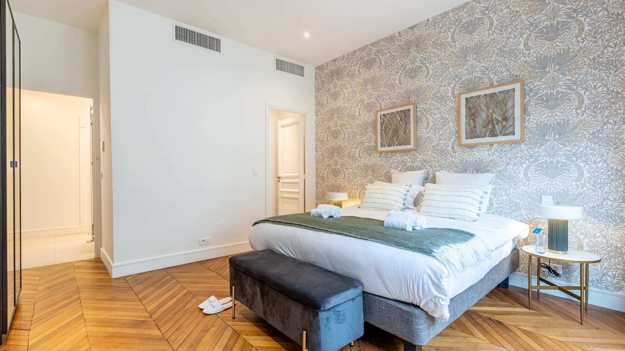 Photo of Bedroom in Champs-Elysees