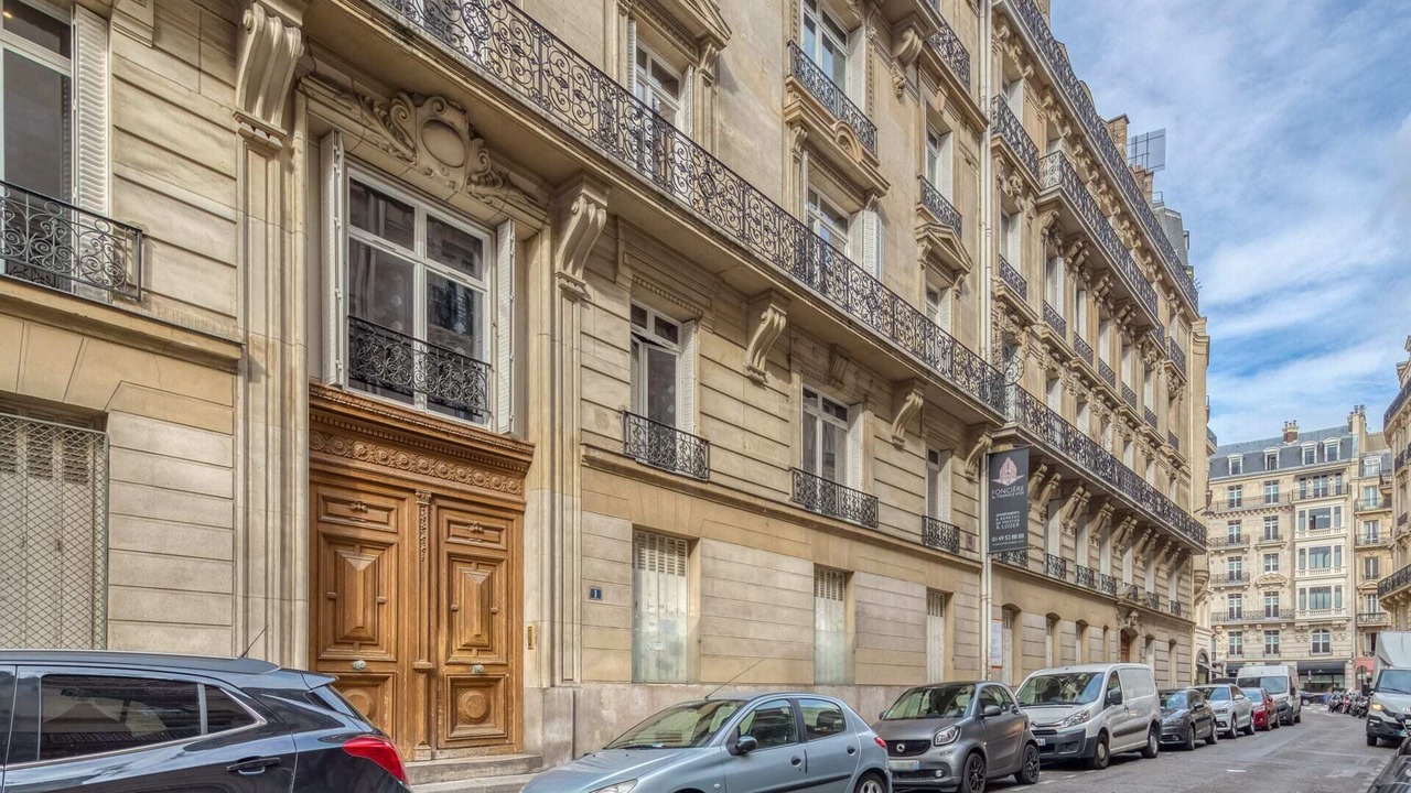 Photo of Outdoor in Champs-Elysees