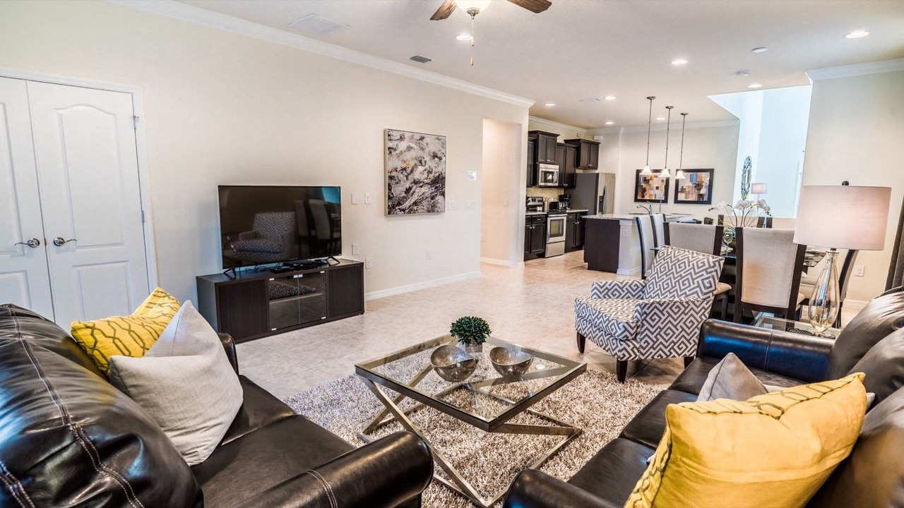 Photo of Livingroom in Four Corners