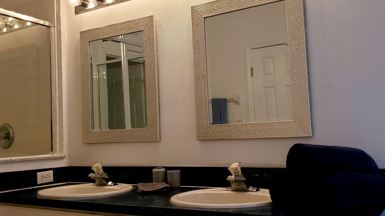 Photo of Bathroom in Sunset Lakes