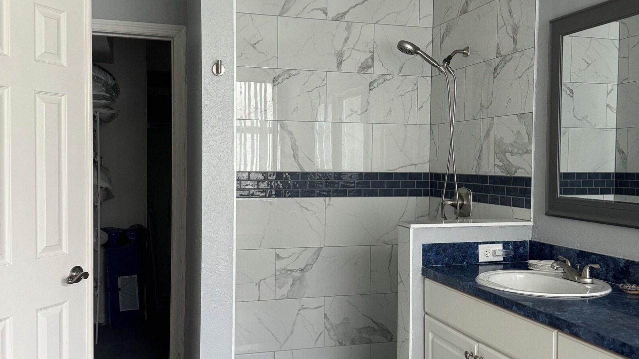 Photo of Bathroom in Sunset Lakes