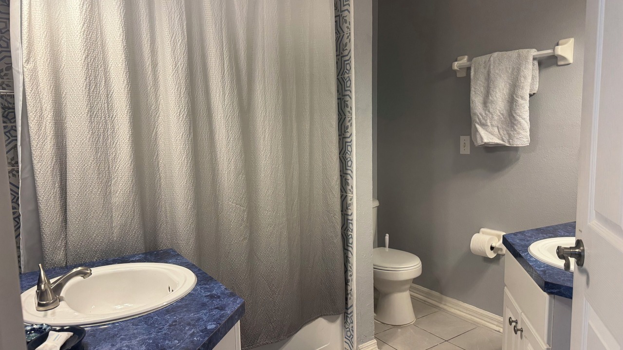Photo of Bathroom in Sunset Lakes