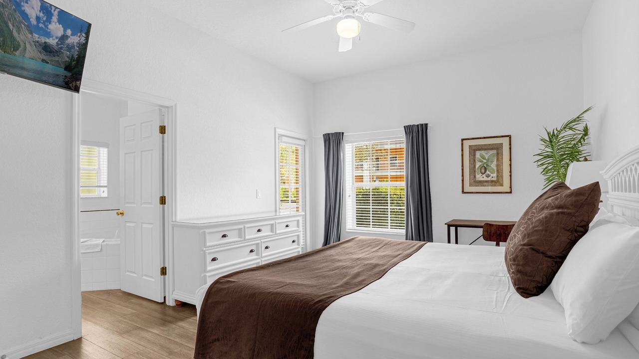 Photo of Bedroom in Bahama Bay