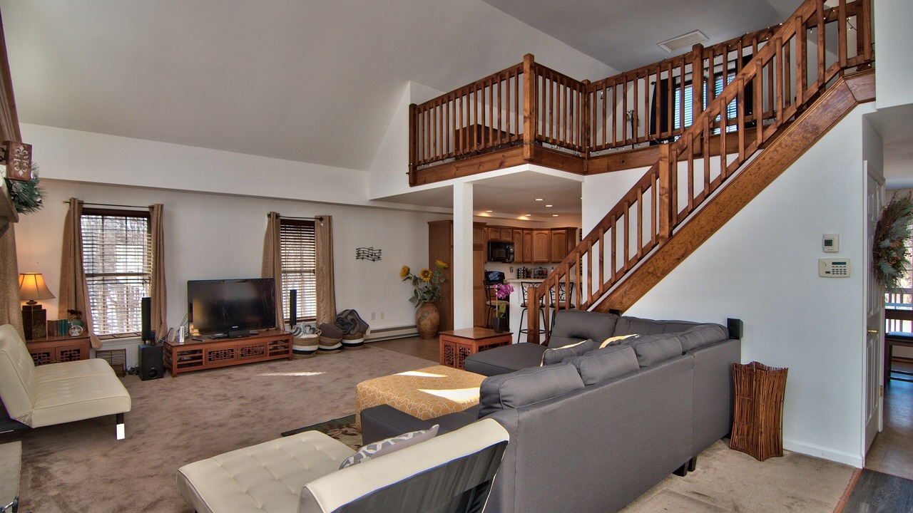 Photo of Livingroom in Briar Crest Woods