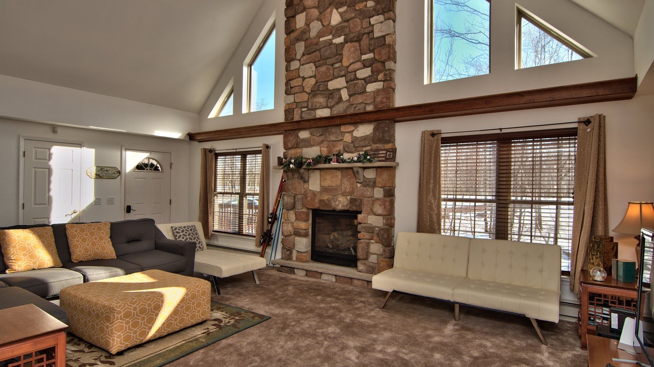 Photo of Livingroom in Briar Crest Woods