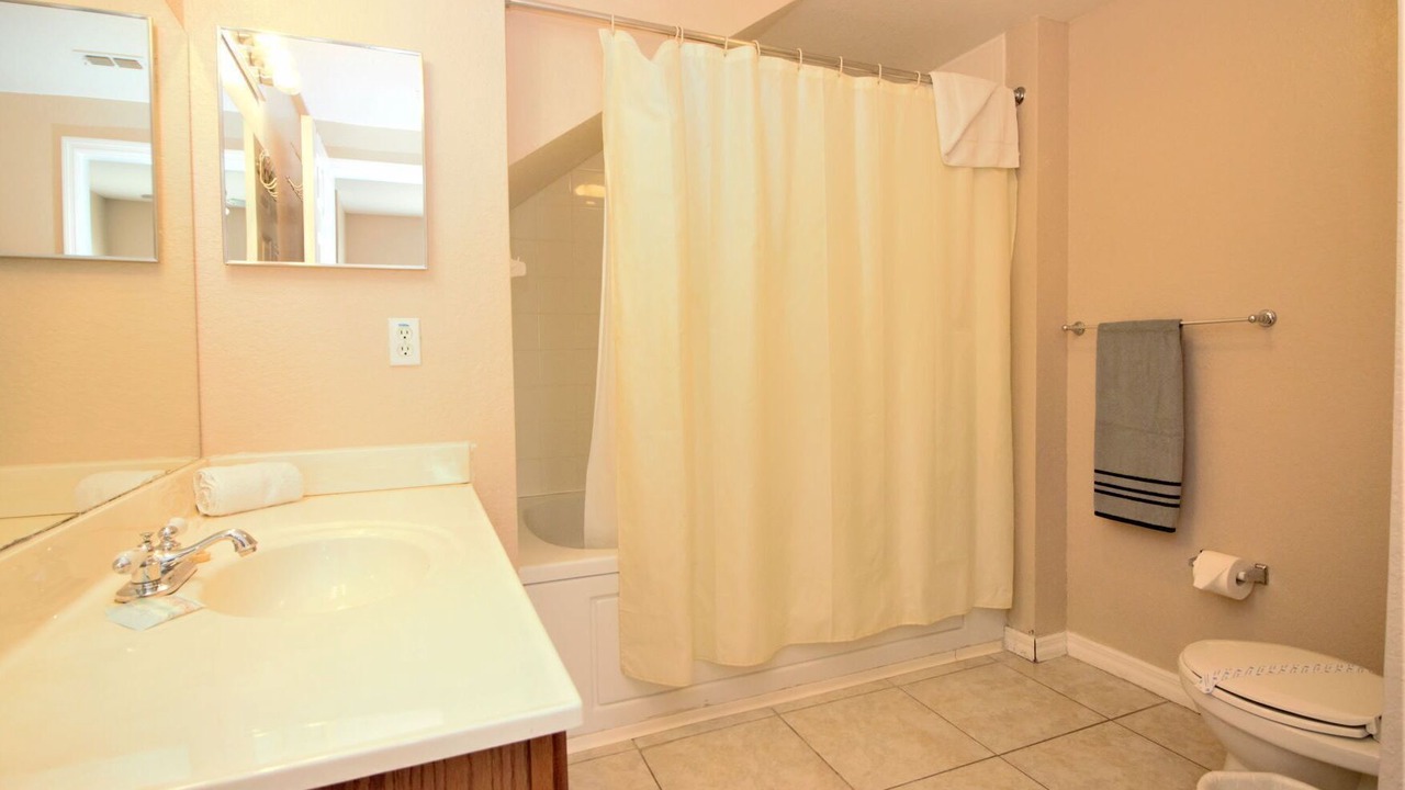 Photo of Bathroom in Venetian Bay Villages