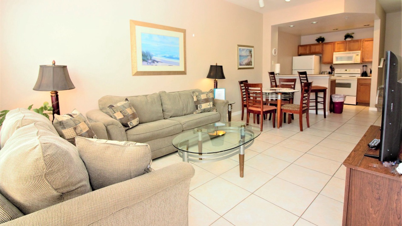 Photo of Livingroom in Venetian Bay Villages