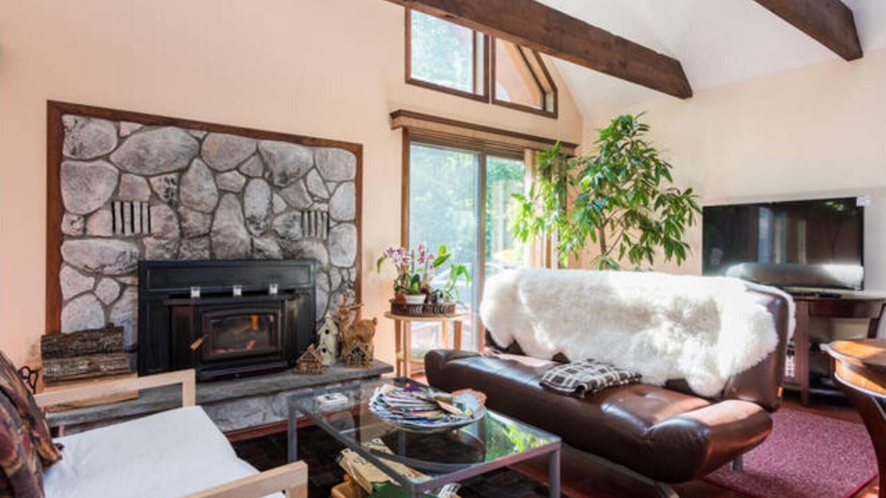 Photo of Livingroom in Round Top