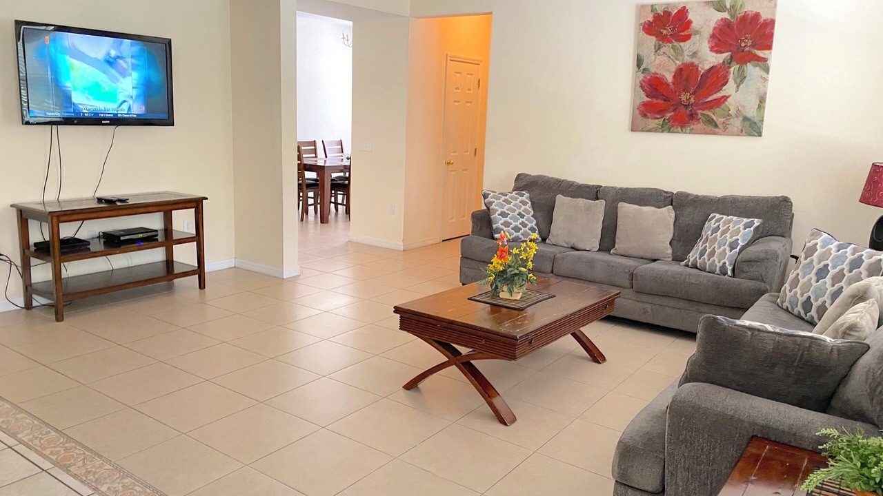 Photo of Livingroom in Windwood Bay