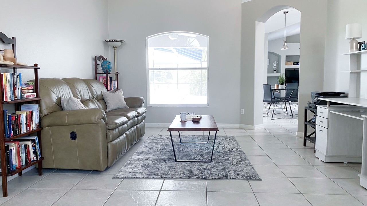 Photo of Livingroom in Orange Tree