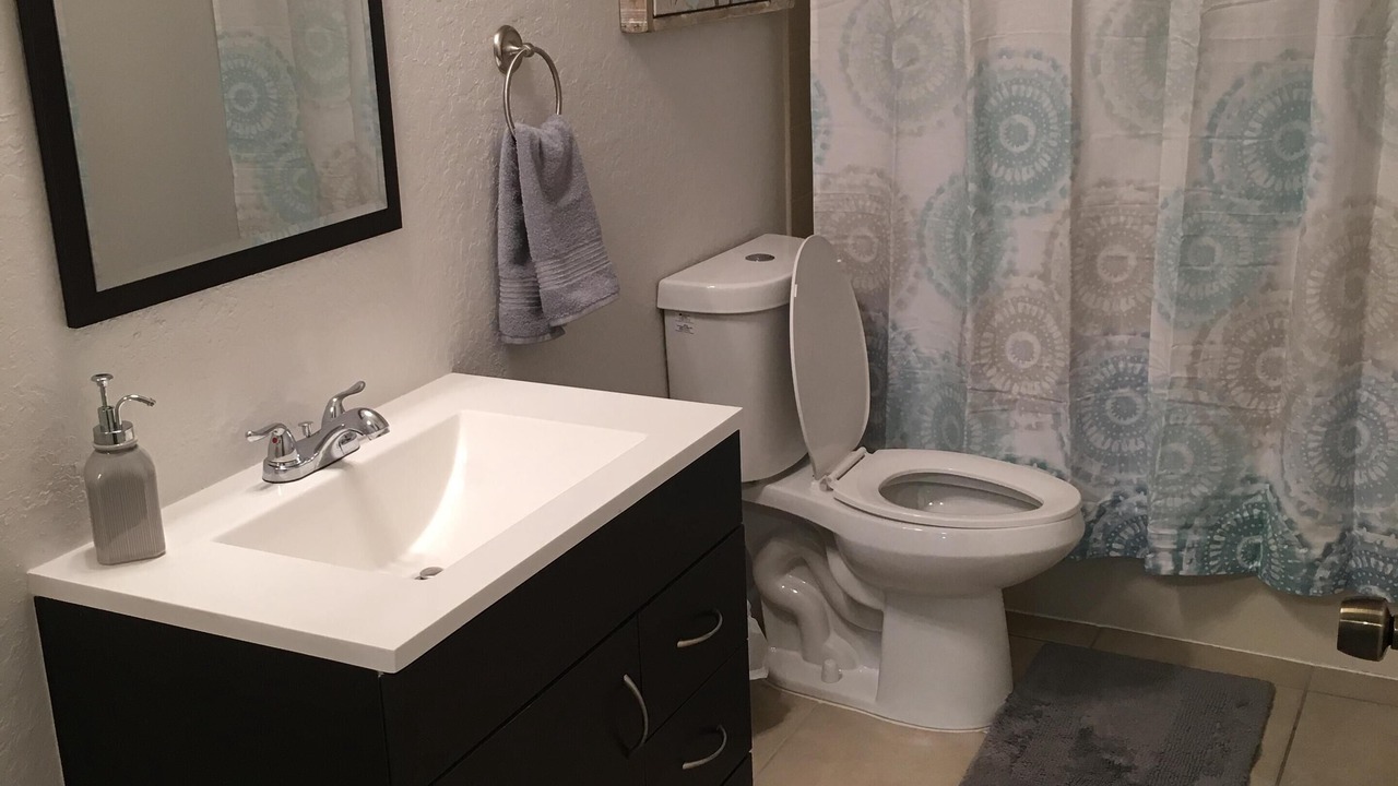 Photo of Bathroom in Trafalgar Village