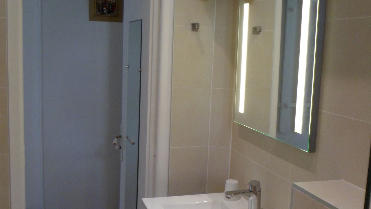 Photo of Bathroom in Quartier de la Chapelle