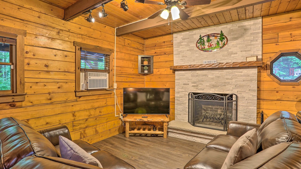 Photo of Livingroom in Locust Lake Village