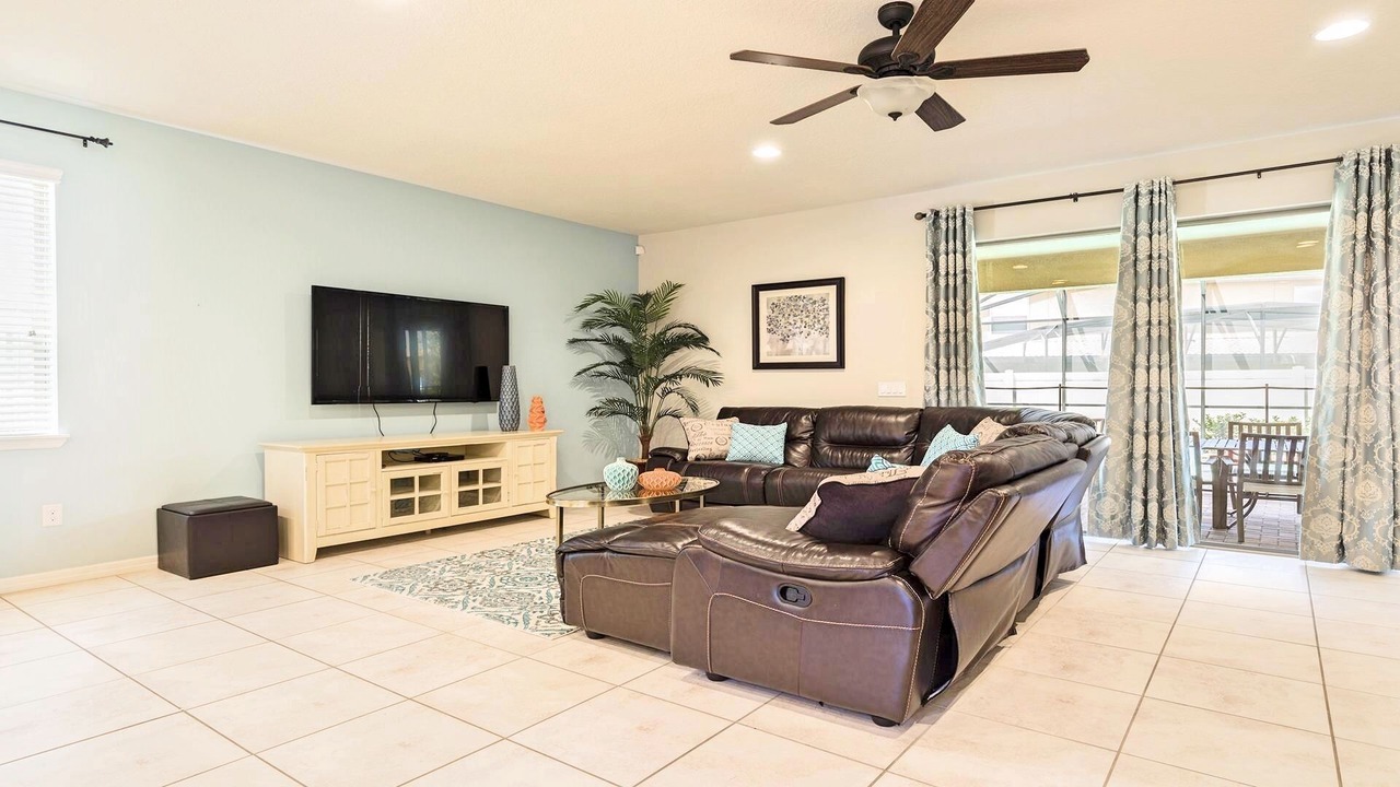 Photo of Livingroom in Four Corners