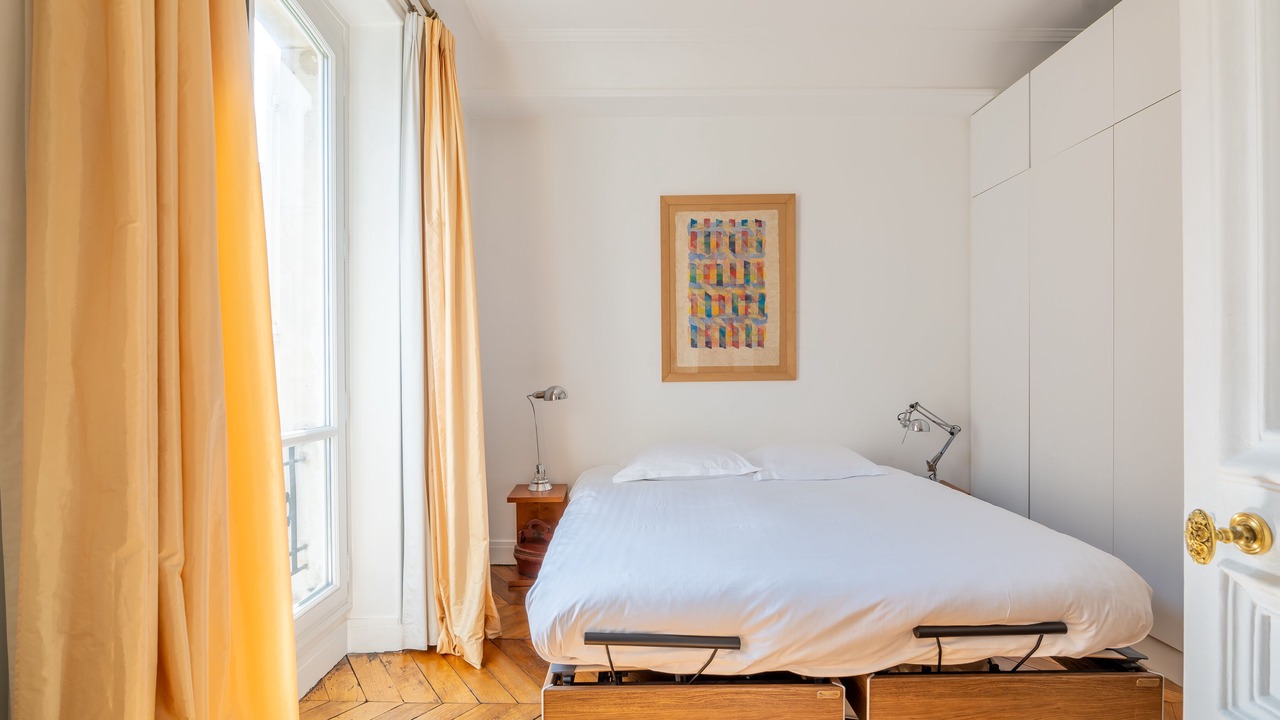 Photo of Bedroom in Pigalle