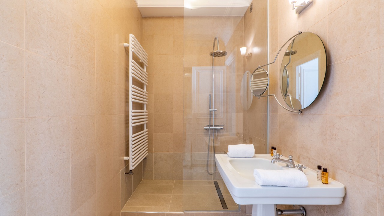 Photo of Bathroom in Pigalle