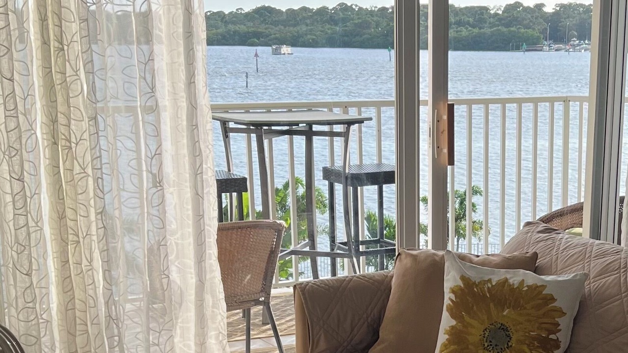 Photo of Livingroom in Madeira Beach
