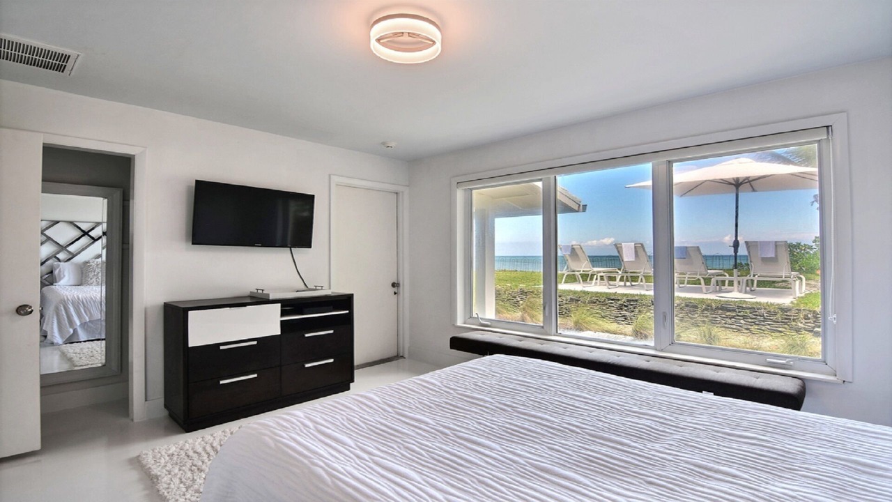 Photo of Bedroom in Indian River Shores