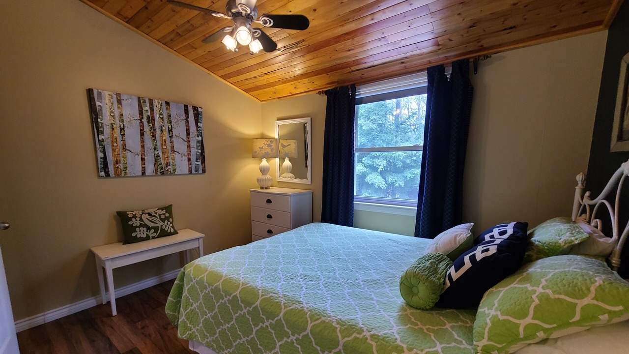 Photo of Bedroom in Whitestone