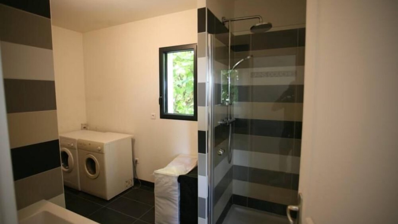 Photo of Bathroom in Montreuil